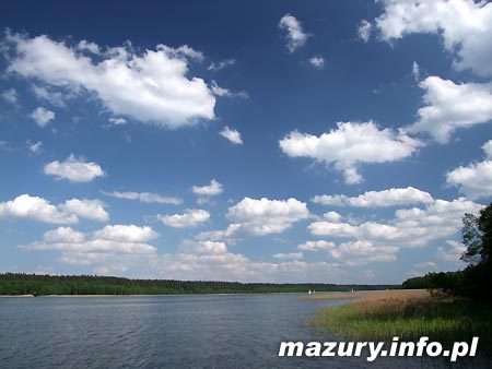 Jezioro Nidzkie - widok od strony leśniczówki