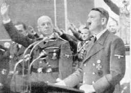 Dr Lammers obok Hitlera po zakonczeniu kampanii przeciwko Polsce - 6.10.1939r.