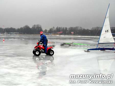Iceboardy na jeziorze Niegocin