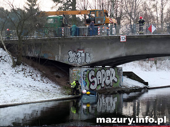 Wydobycie samochodu z kanau - Giycko