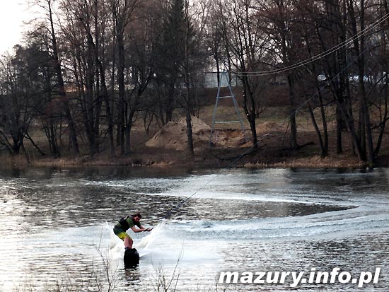 Wycig nart wodnych i wakeboarda w Giycku