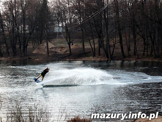 Wycig nart wodnych i wakeboarda w Giycku